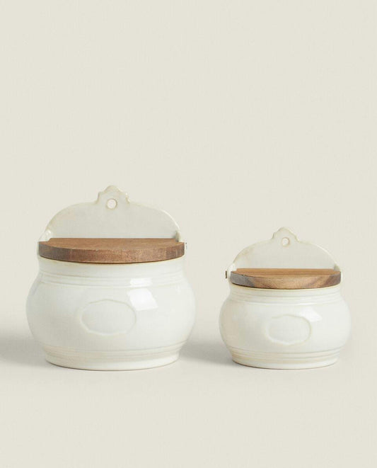CERAMIC SALT SHAKER WITH WOODEN LID