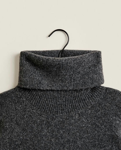 KNIT TURTLENECK SWEATER