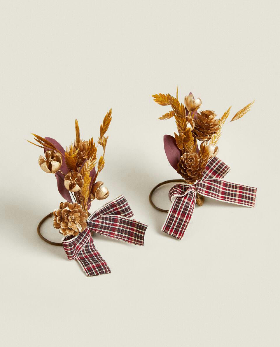 PACK OF DRIED CHRISTMAS FLOWER NAPKIN RINGS (PACK OF 2)