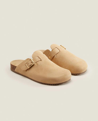 LEATHER CLOGS WITH BUCKLE