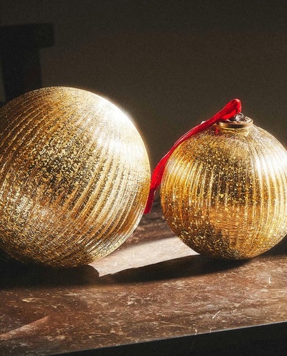 STRIPED CHRISTMAS BAUBLE DECORATION WITH BOW