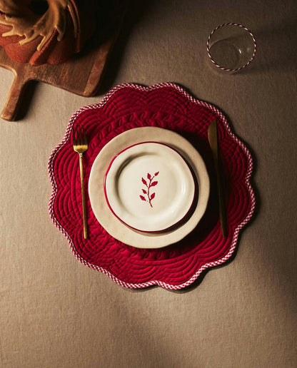 SCALLOPED COTTON CHRISTMAS PLACEMAT