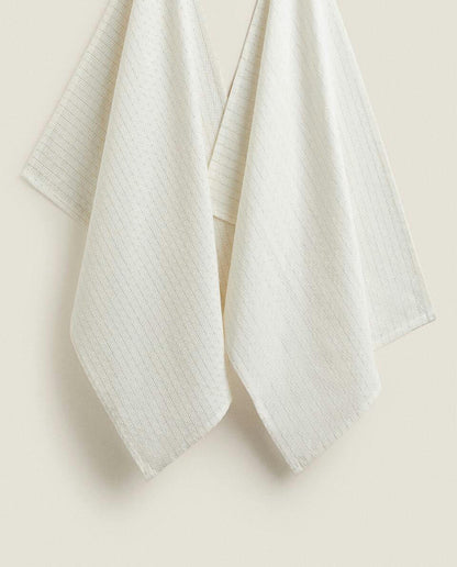 PACK OF SPARKLY CHRISTMAS TEA TOWELS (PACK OF 2)