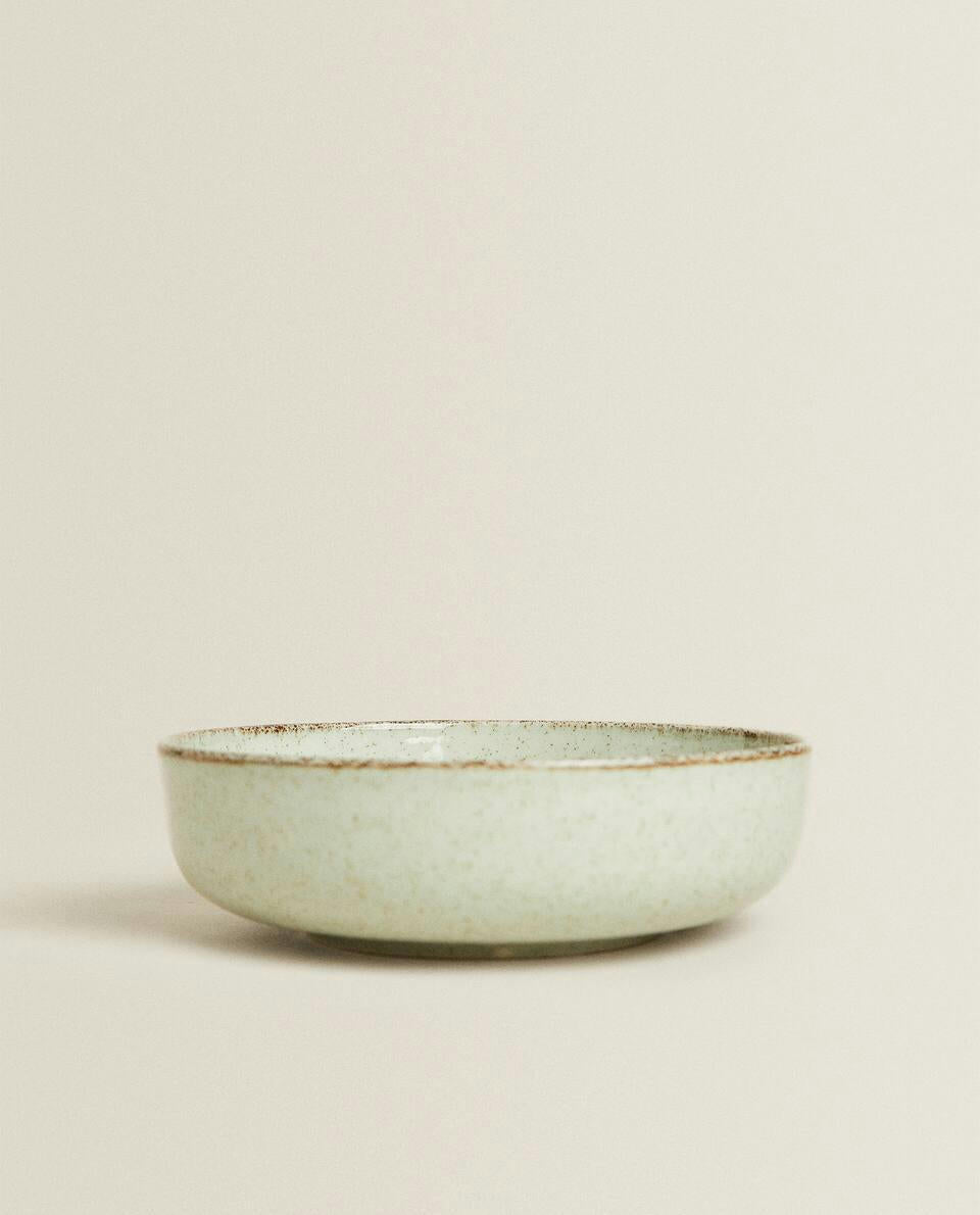 PORCELAIN BOWL WITH ANTIQUE FINISH RIM