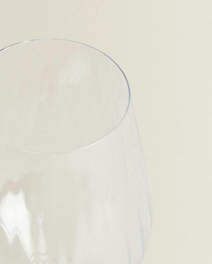 RAISED CRYSTALLINE WINE GLASS