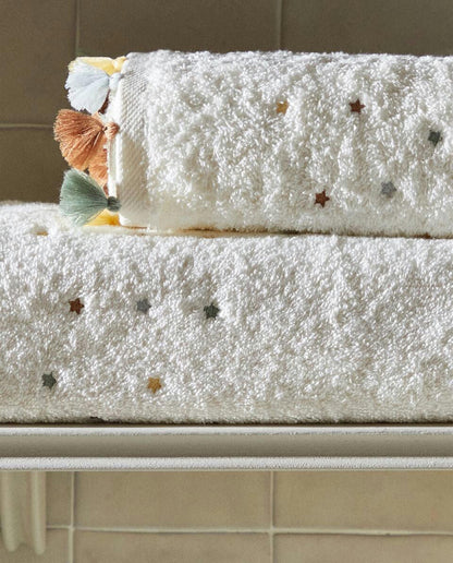 TOWEL WITH TASSELS AND STARS