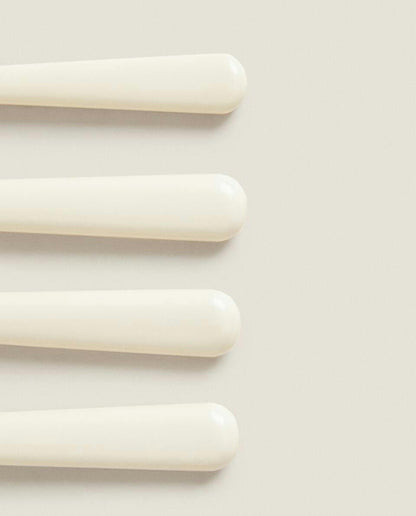 CUTLERY SET WITH HANDLE DETAIL (SET OF 4)