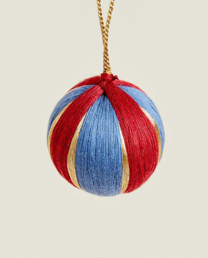 BAUBLE CHRISTMAS DECORATION WITH THREADS