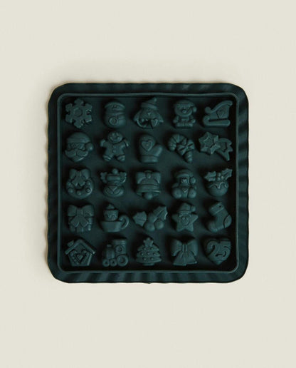 CHRISTMAS CHOCOLATE MOULD ADVENT CALENDAR
