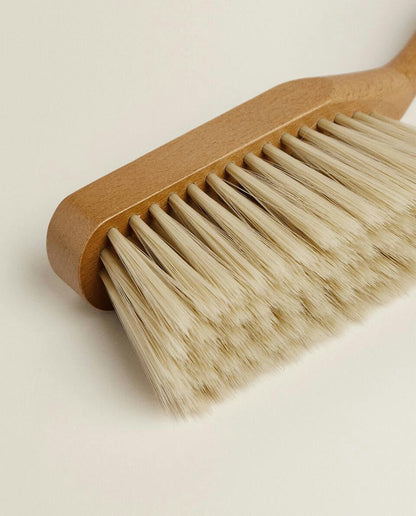 DUSTPAN AND BRUSH SET