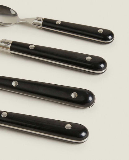 BLACK CUTLERY SET (4 PIECES)