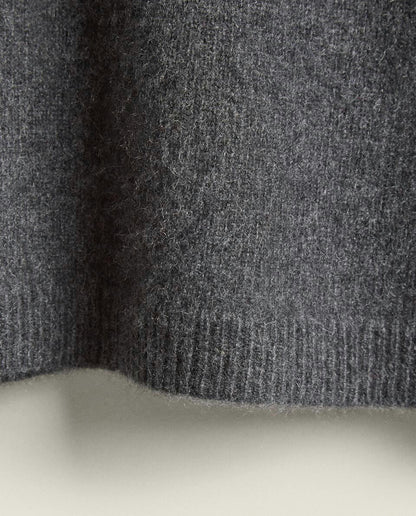 CASHMERE TURTLENECK SWEATER