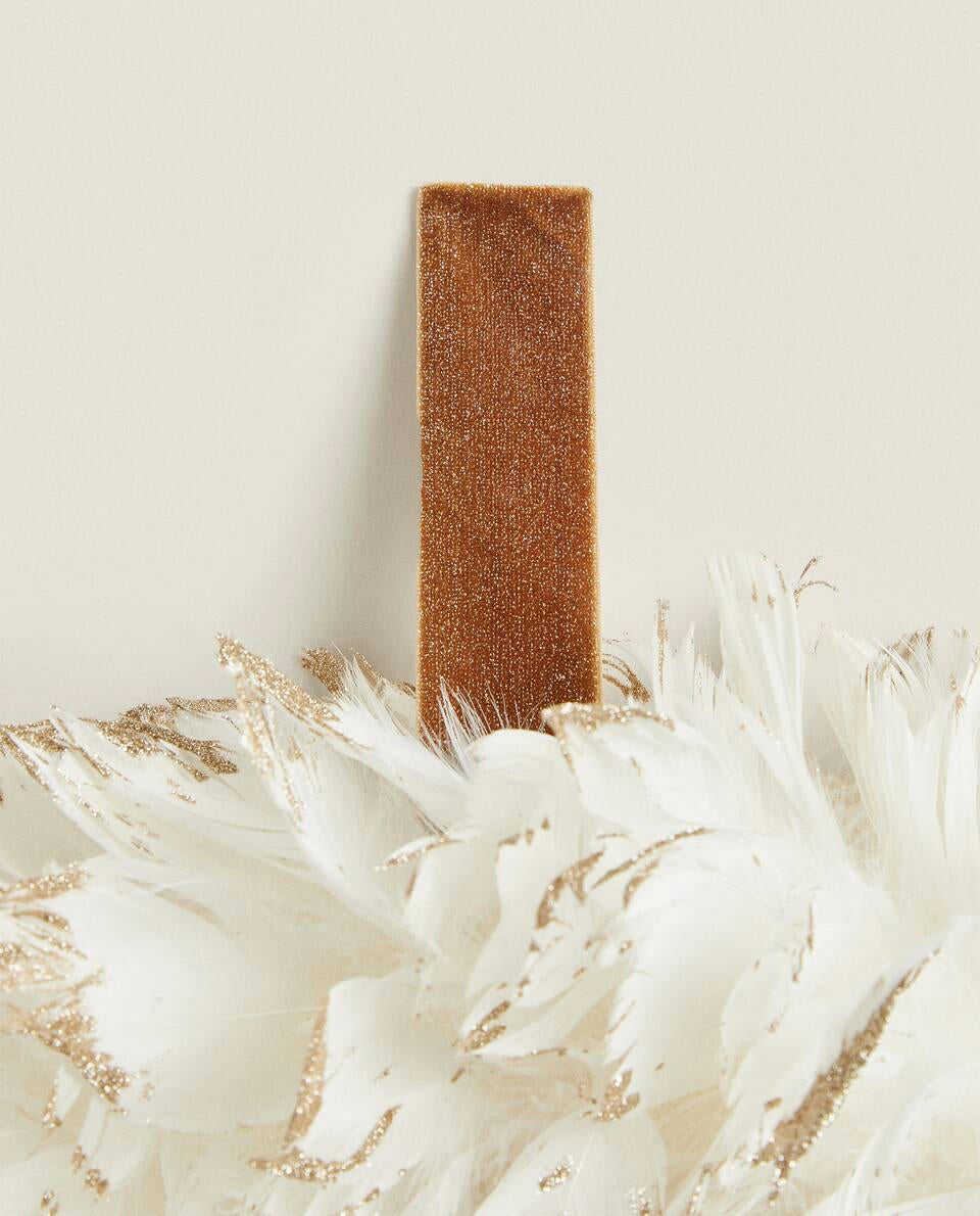 CHRISTMAS FEATHER WREATH DECORATION