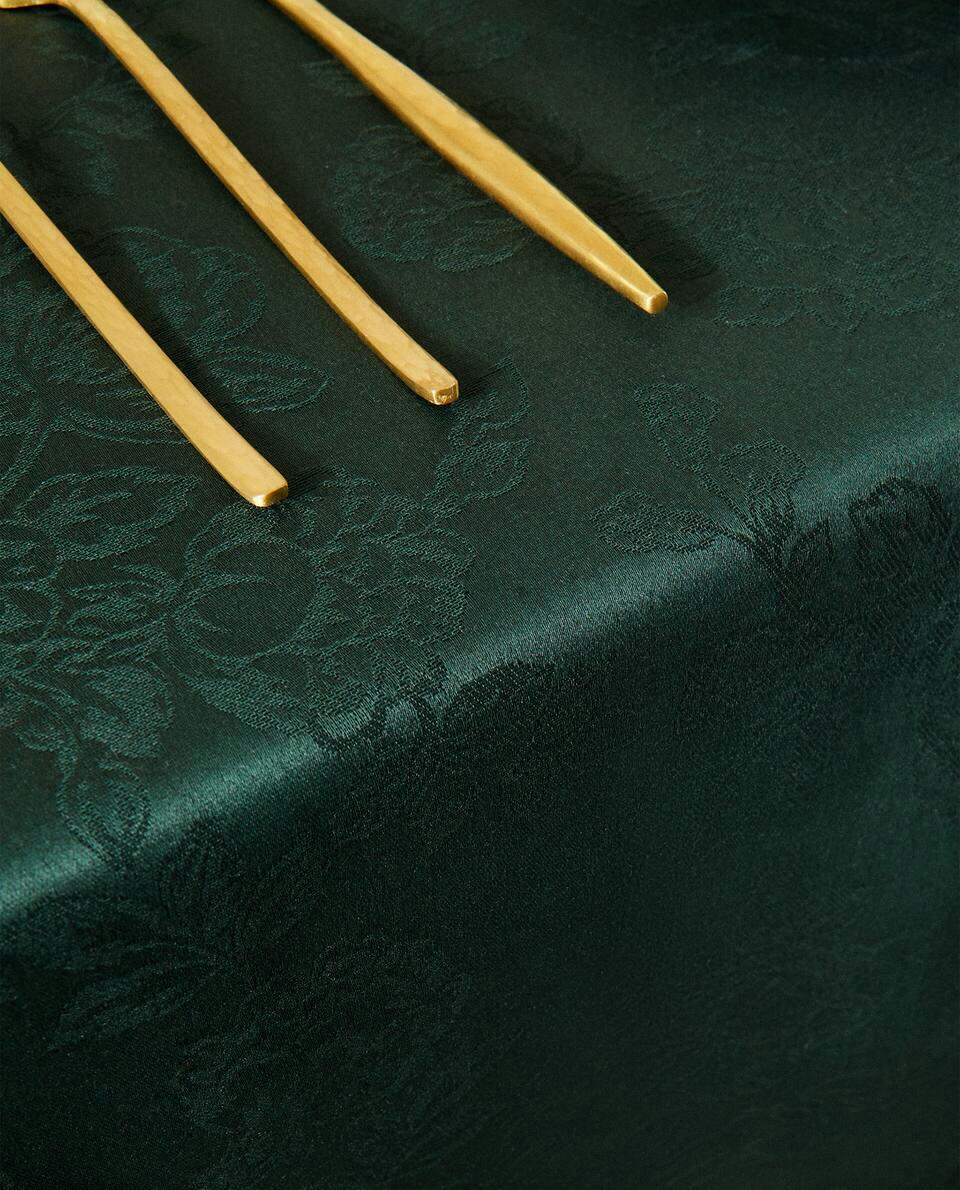 CHRISTMAS FLORAL JACQUARD TABLECLOTH