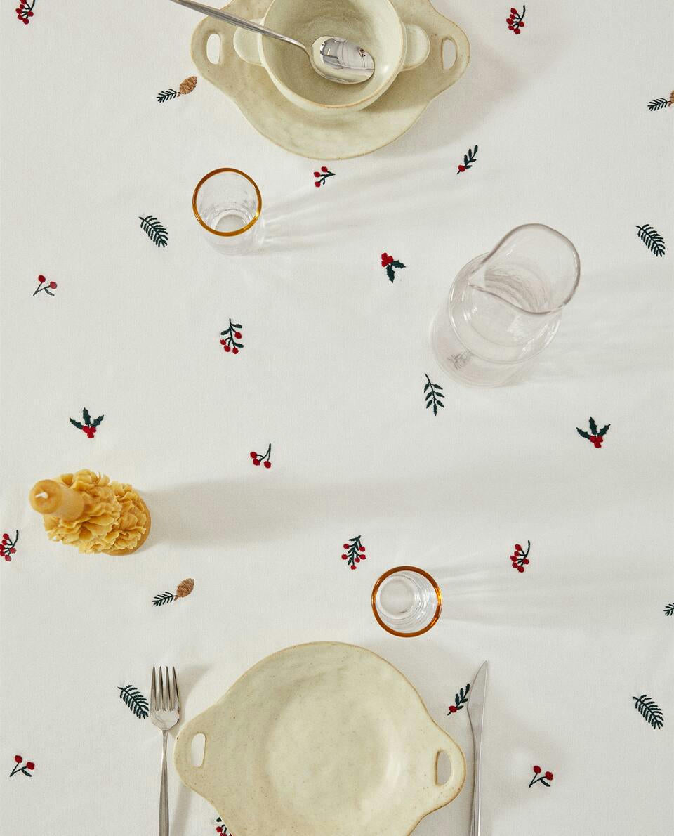 COTTON TABLECLOTH WITH CHRISTMAS BRANCH EMBROIDERY