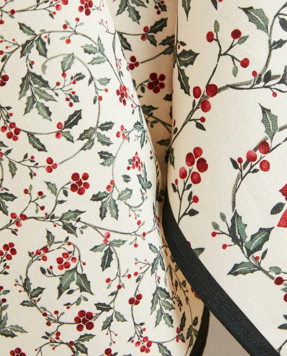 PACK OF COTTON CHRISTMAS HOLLY TEA TOWELS (PACK OF 2)