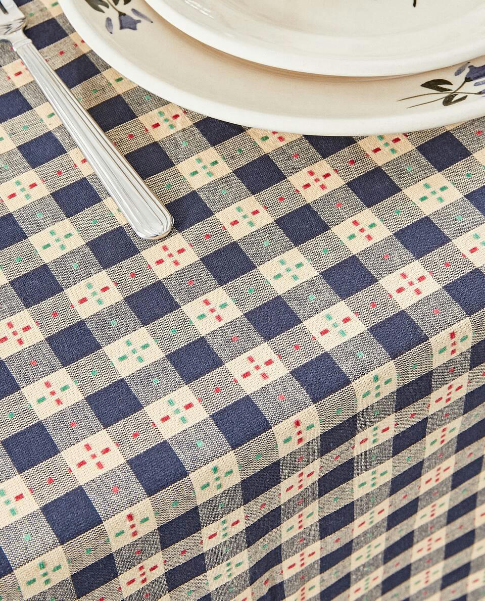CHRISTMAS CHECK TABLECLOTH
