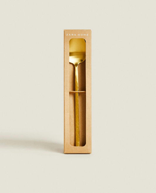 BOX OF 4 SPOONS WITH HAMMERED HANDLE