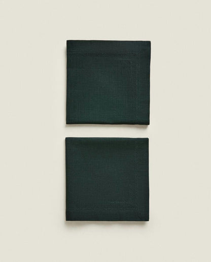 PACK OF HEMSTITCHED CHRISTMAS NAPKINS (PACK OF 2)