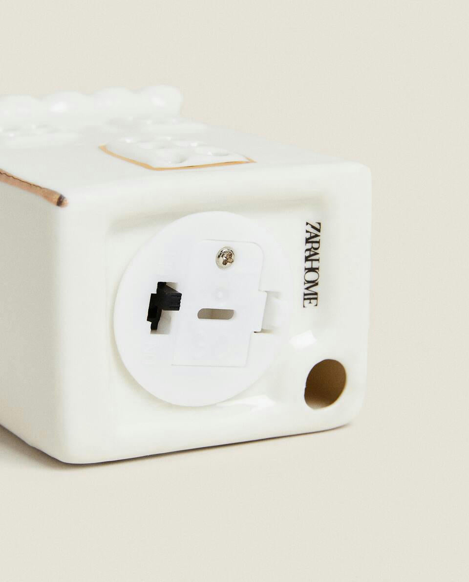 CERAMIC CHRISTMAS HOUSE DECORATION WITH LIGHT