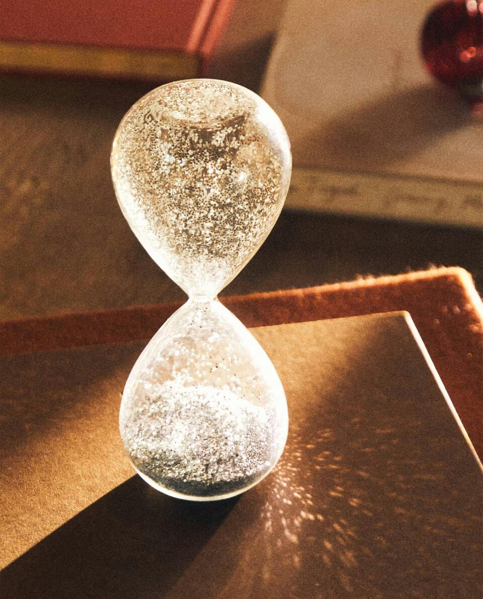 CHRISTMAS GLITTER HOURGLASS
