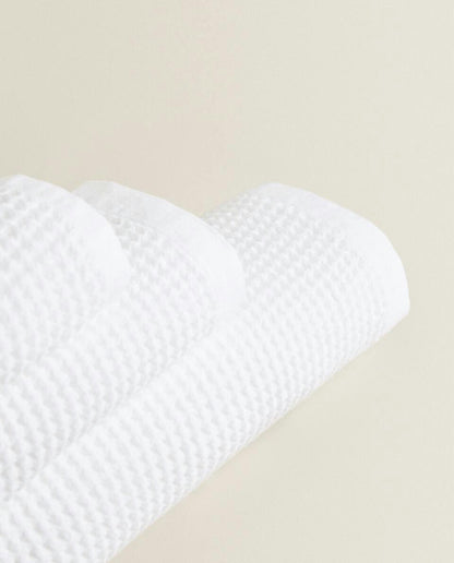 WAFFLE-KNIT COTTON TOWEL