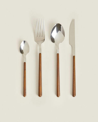 BOX 4 DESSERT SPOONS WITH ROUND HANDLE DETAIL
