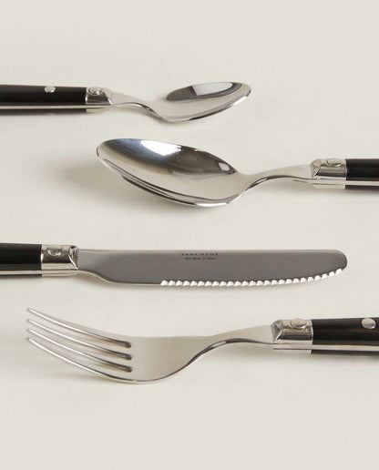BLACK CUTLERY SET (4 PIECES)