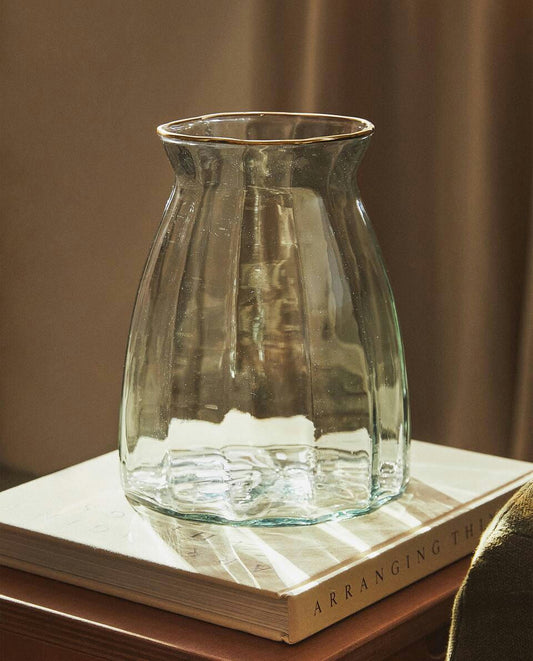 CHRISTMAS FACETED GLASS VASE WITH RIM DETAIL
