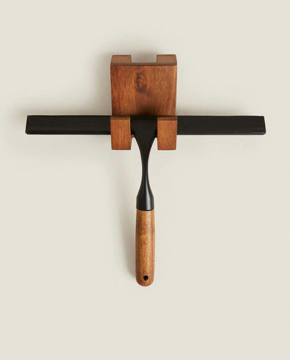 GLASS CLEANER ACCESSORY